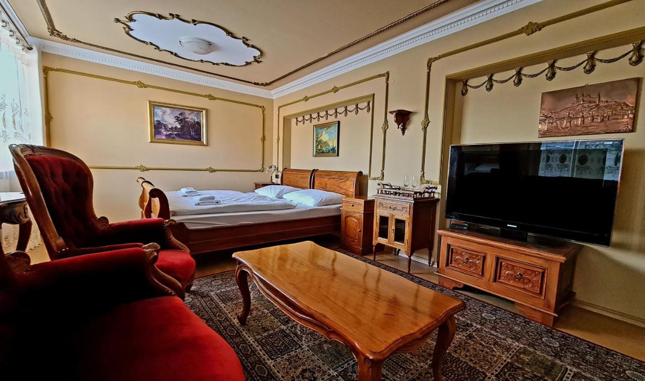 Hotel Union ロウニ エクステリア 写真